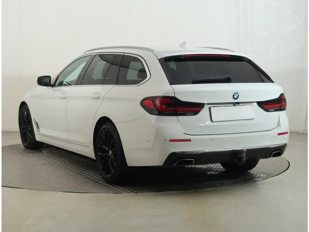 2020 BMW 5-SERIES - 13