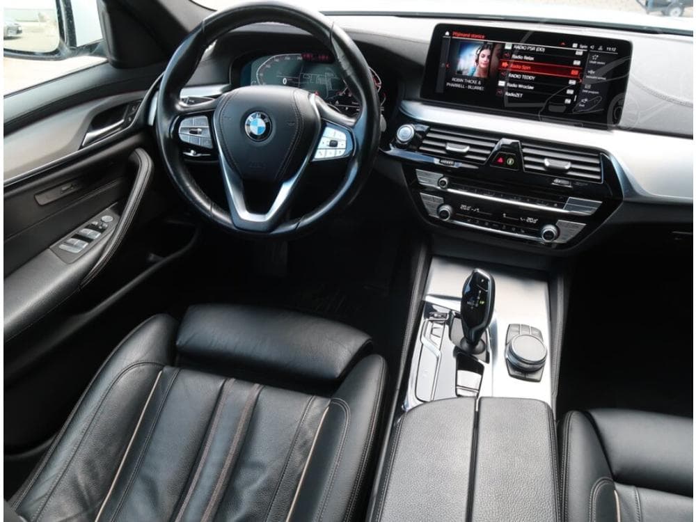 2020 BMW 5-SERIES - 25