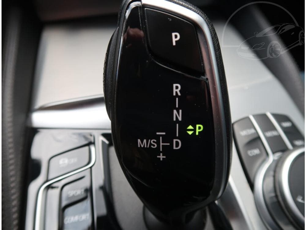 2020 BMW 5-SERIES - 45