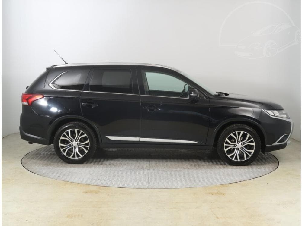 2016 Mitsubishi OUTLANDER - 13