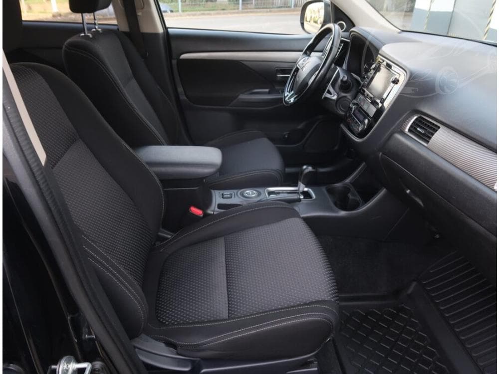2016 Mitsubishi OUTLANDER - 22