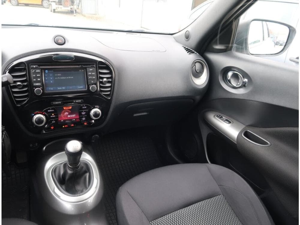 2017 Nissan JUKE - 15