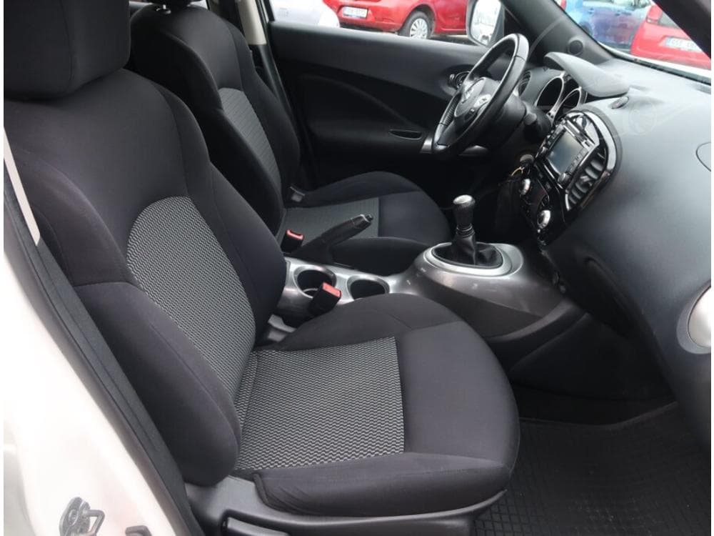 2017 Nissan JUKE - 17