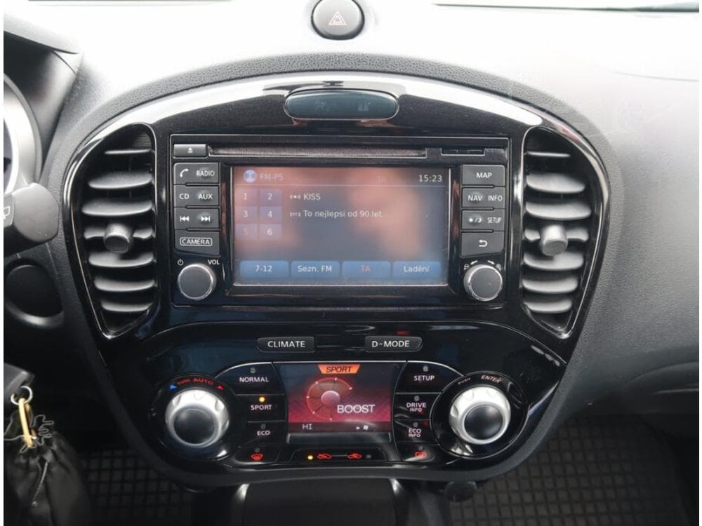 2017 Nissan JUKE - 23