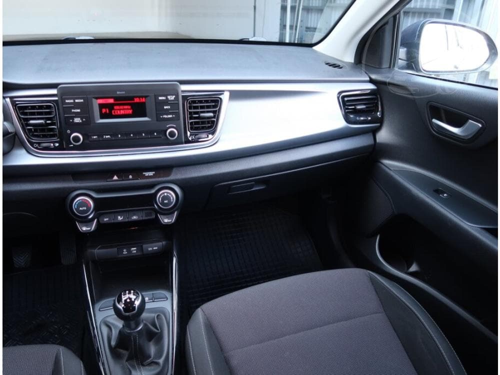 2020 Kia RIO - 22