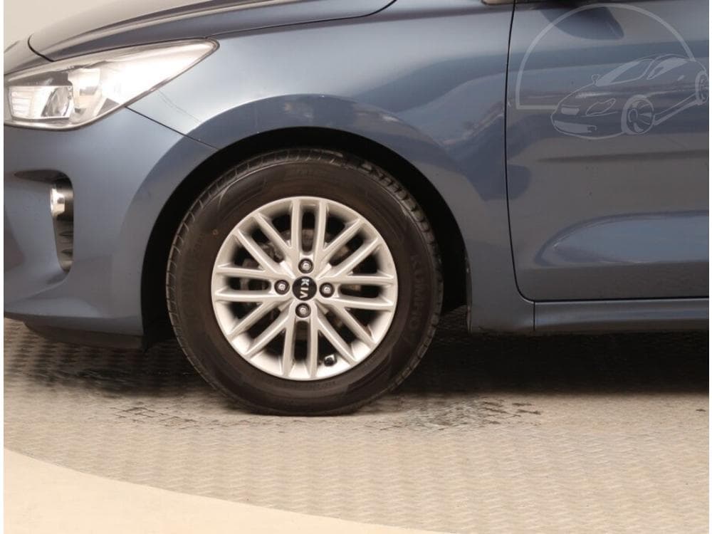 2020 Kia RIO - 40