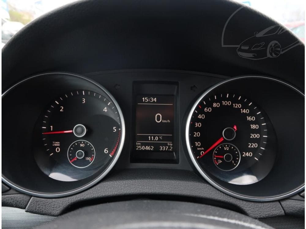2011 Volkswagen GOLF - 11
