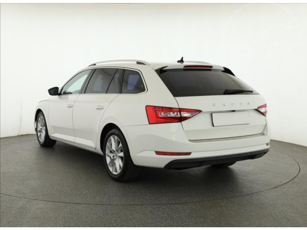 2019 Škoda SUPERB - 7