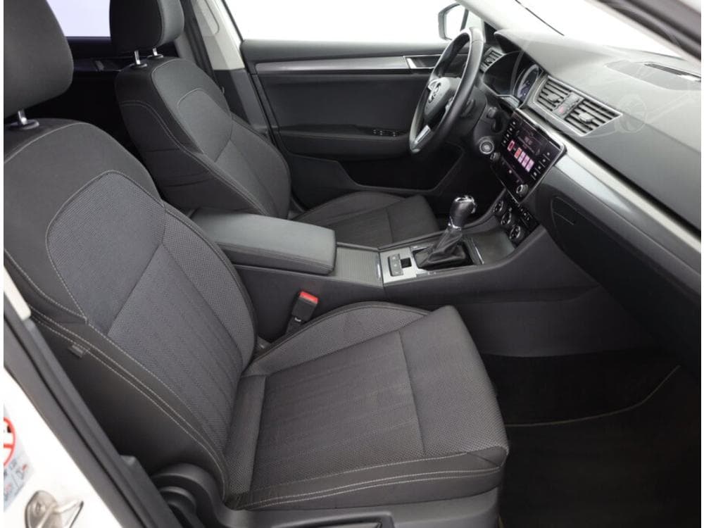 2019 Škoda SUPERB - 13