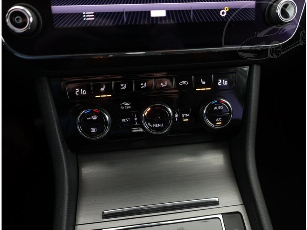 2019 Škoda SUPERB - 19