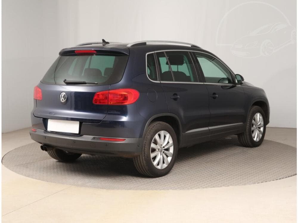 2012 Volkswagen TIGUAN - 5