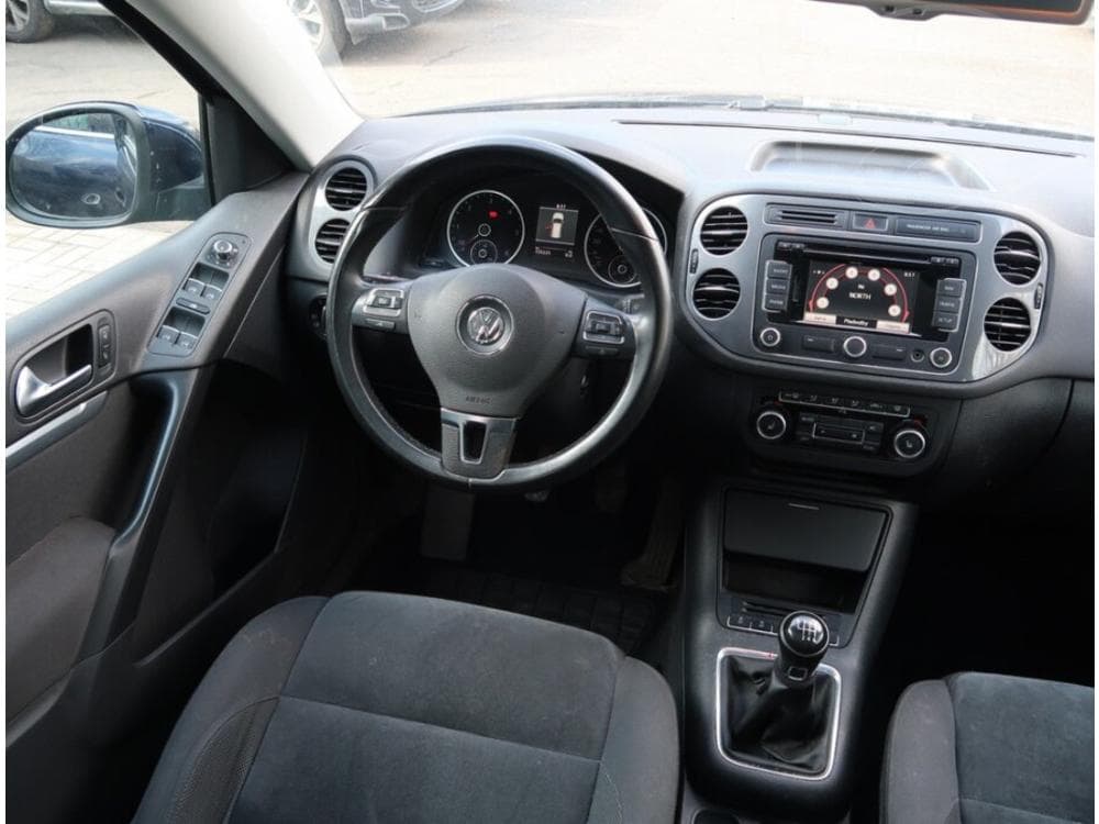 2012 Volkswagen TIGUAN - 7