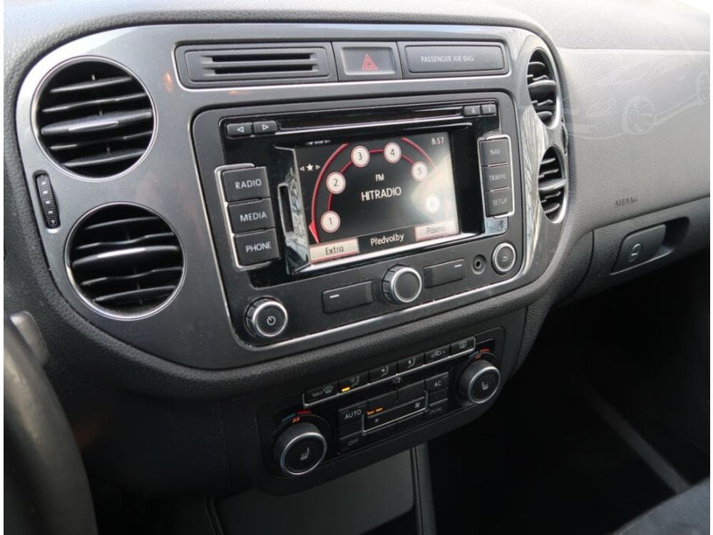 2012 Volkswagen TIGUAN - 12
