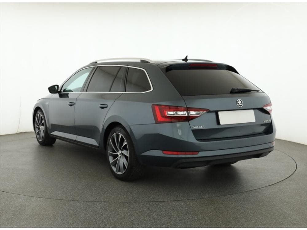 2016 Škoda SUPERB - 10