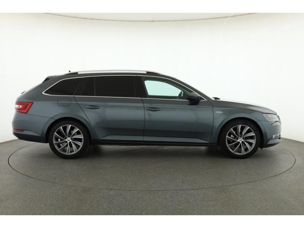 2016 Škoda SUPERB - 16