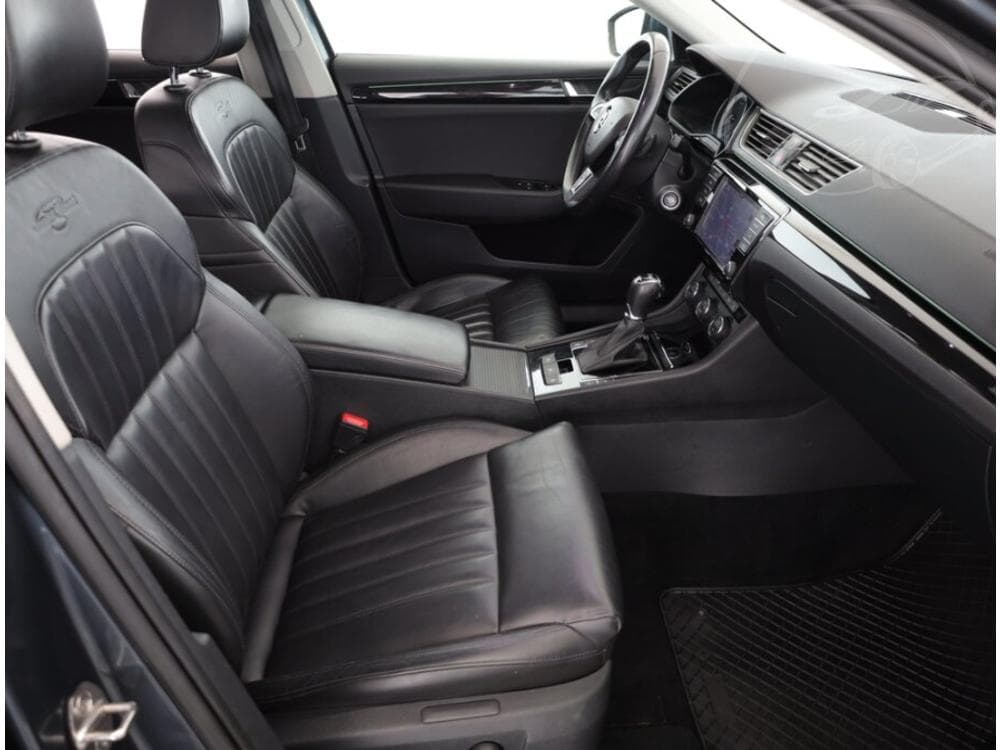 2016 Škoda SUPERB - 19