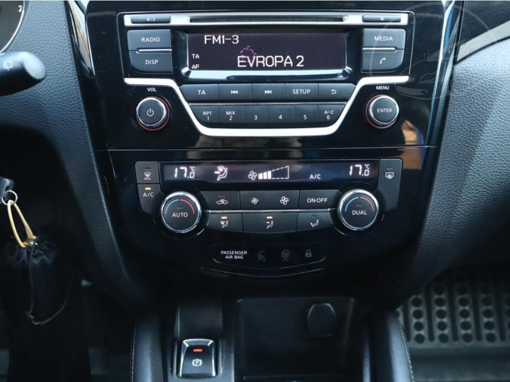 2014 Nissan QASHQAI - 17