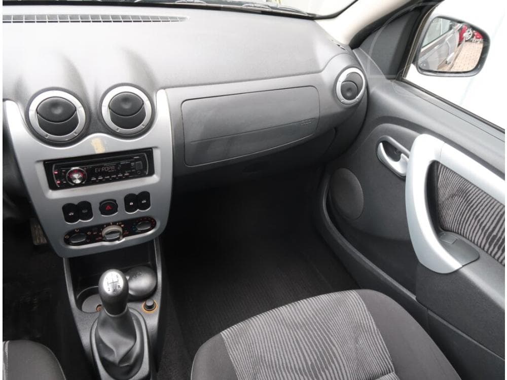 2010 Dacia SANDERO - 8