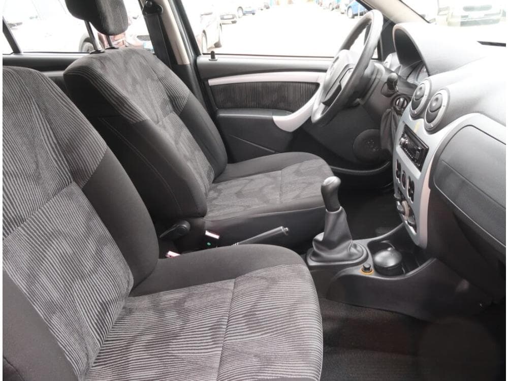 2010 Dacia SANDERO - 9