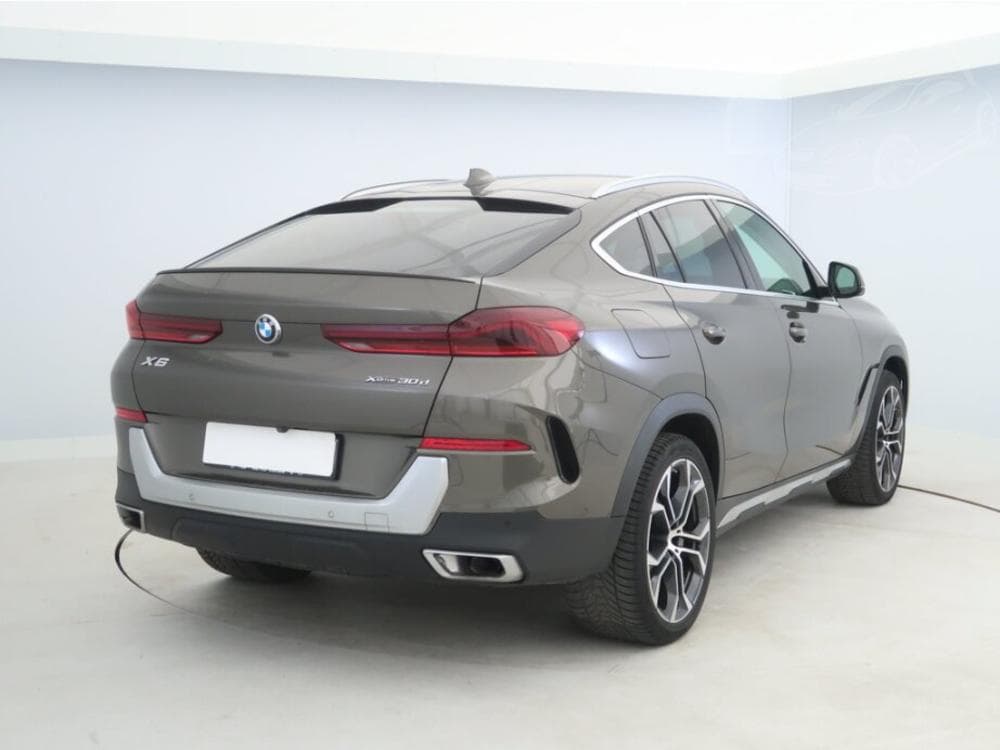 2021 BMW X6 - 9