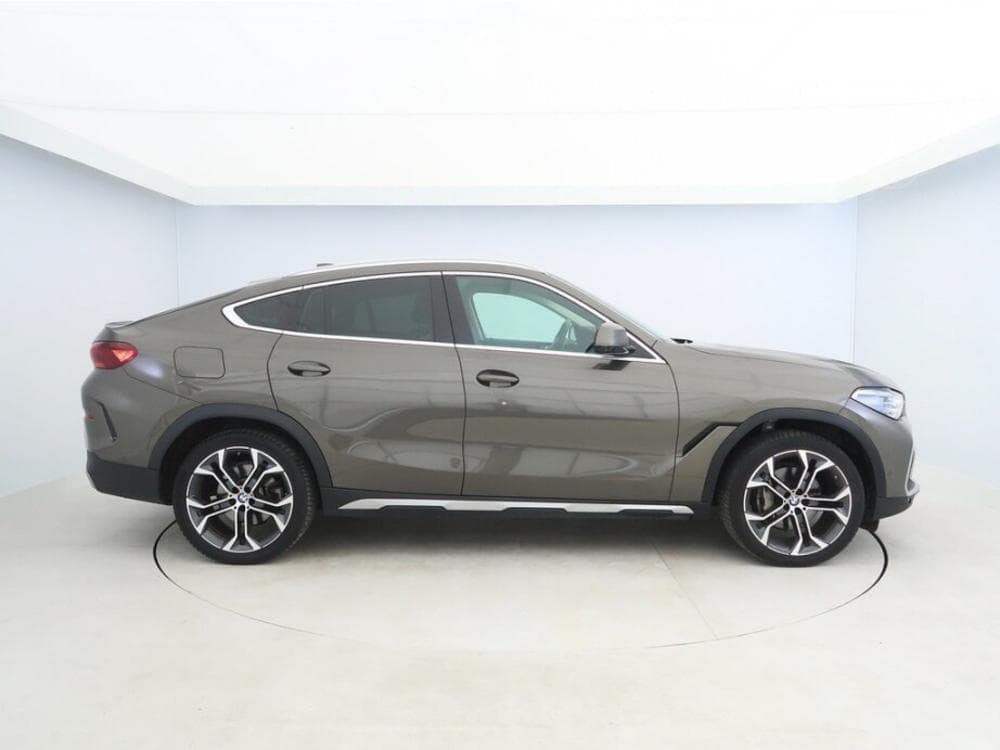2021 BMW X6 - 11