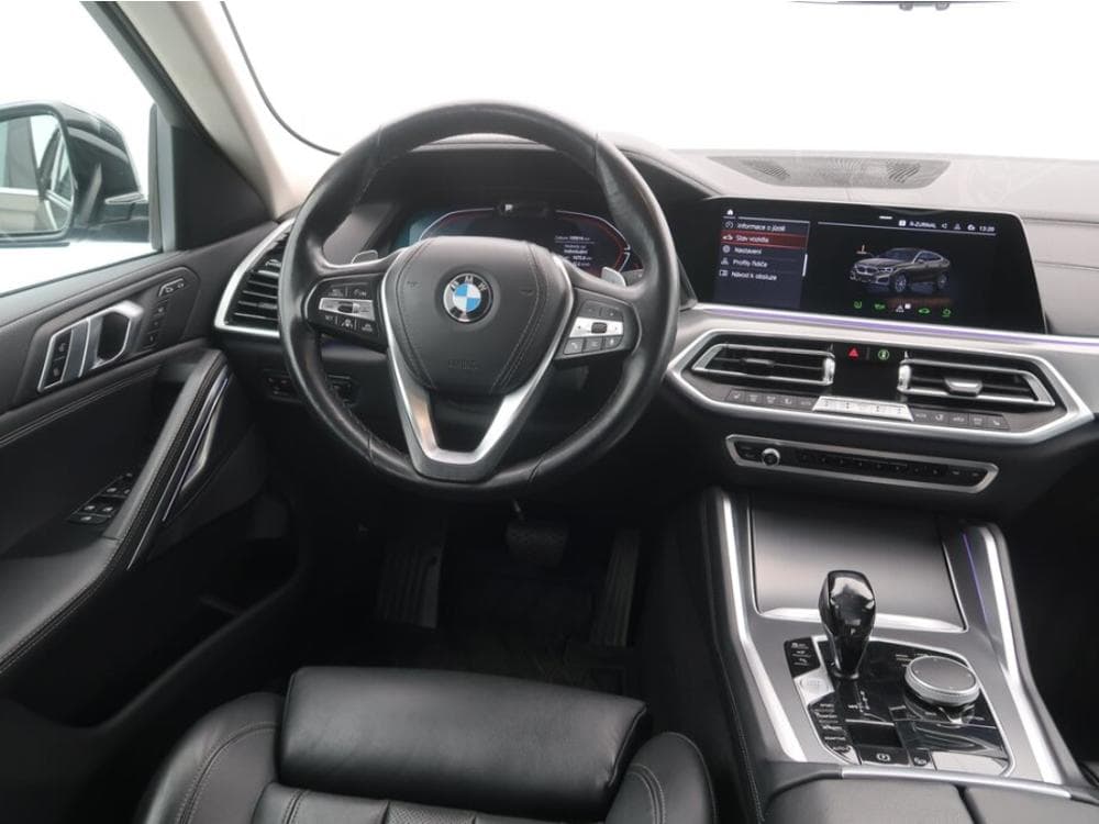 2021 BMW X6 - 13