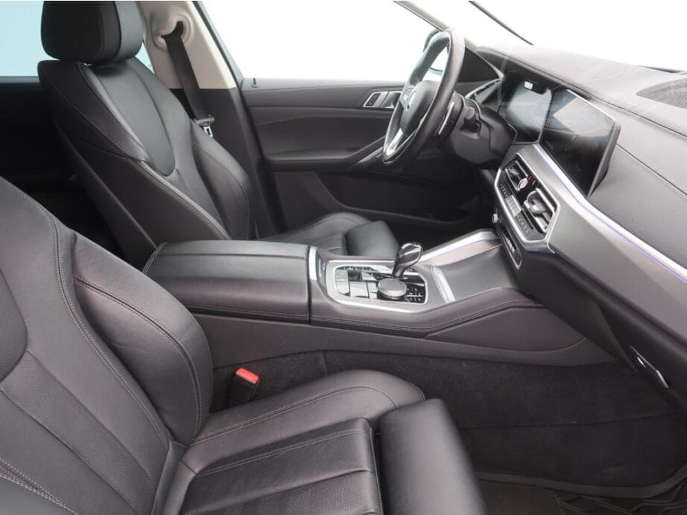 2021 BMW X6 - 17