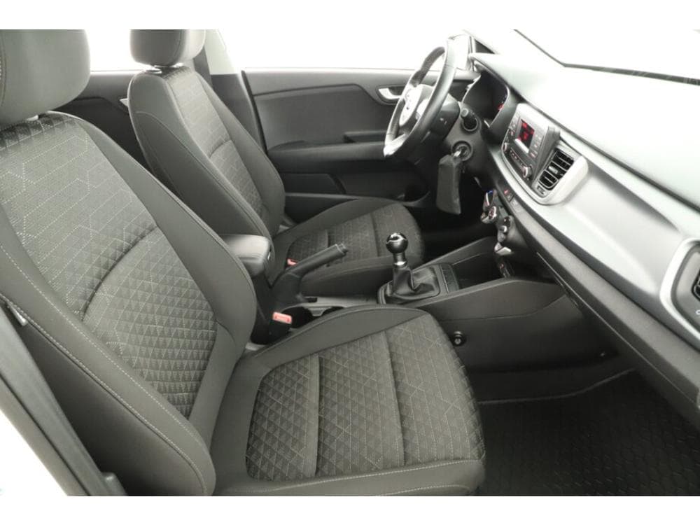 2020 Kia RIO - 13