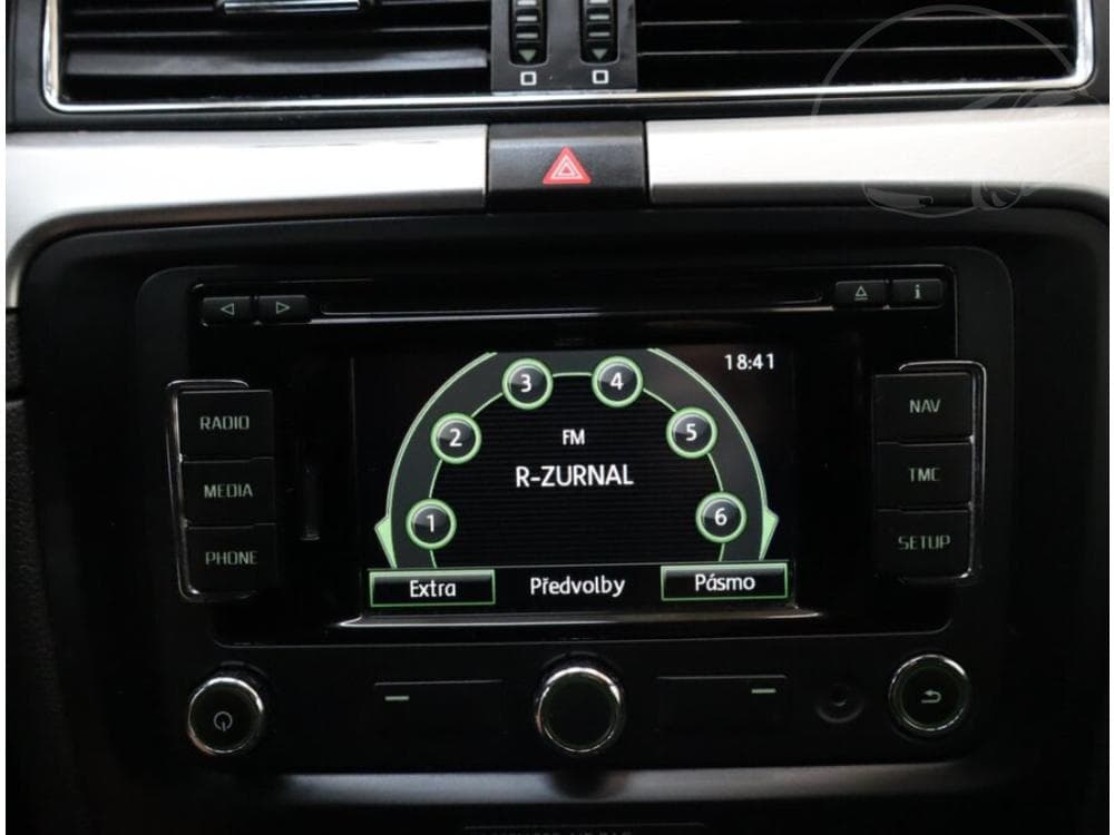 2015 Škoda SUPERB - 12