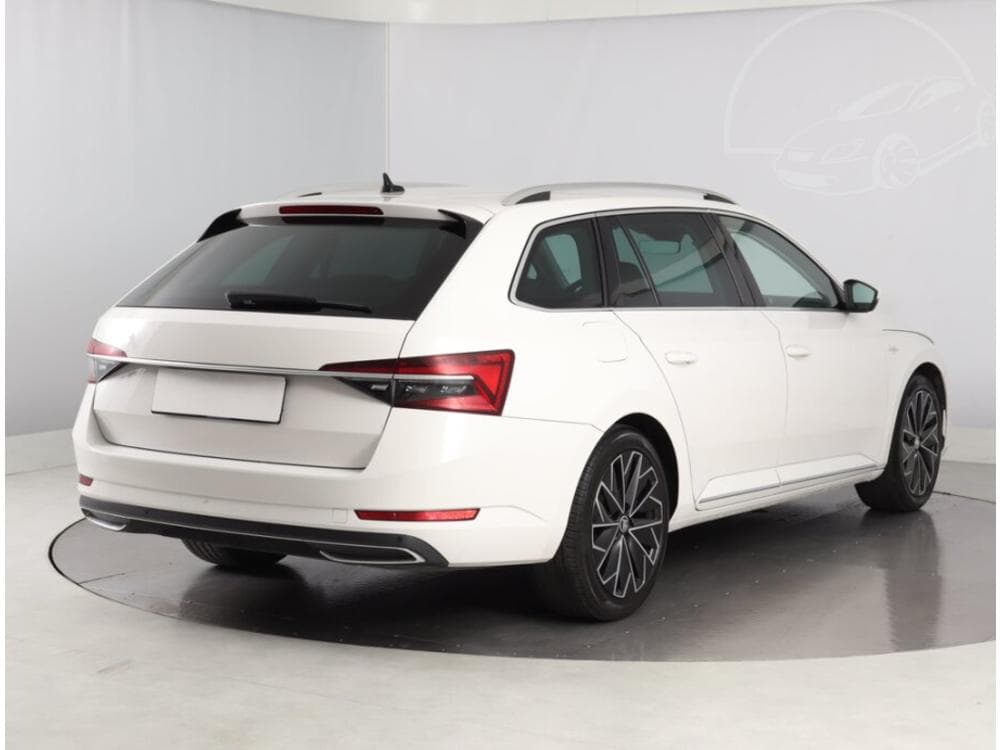2020 Škoda SUPERB - 17