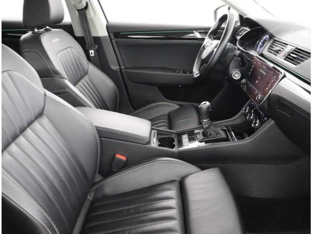 2020 Škoda SUPERB - 33