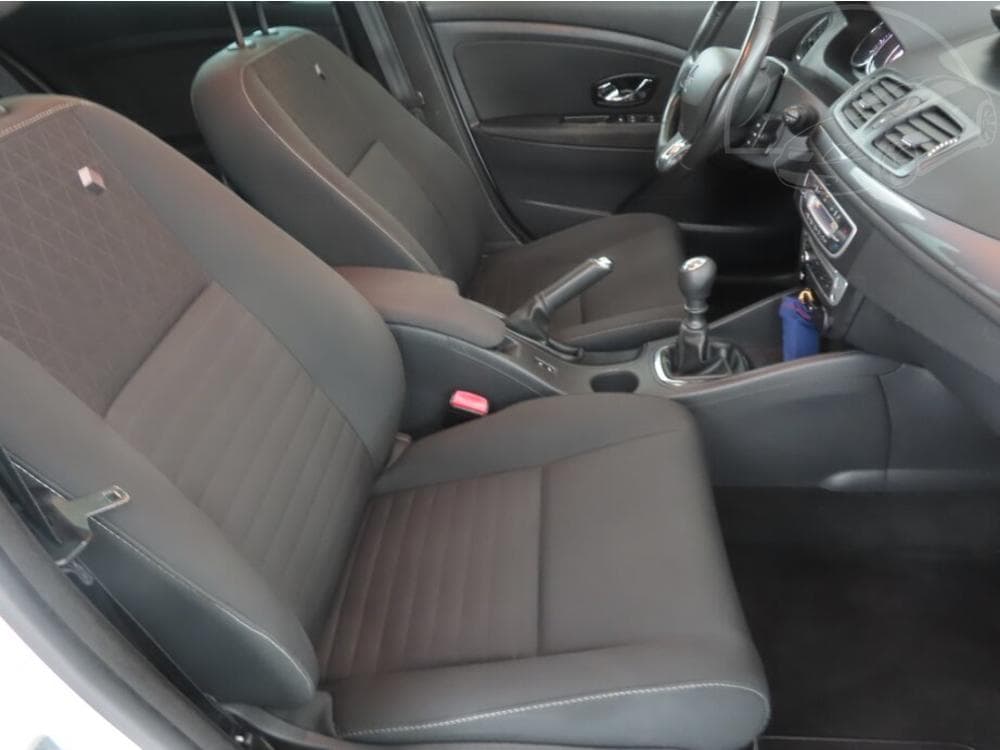 2016 Renault MEGANE - 9