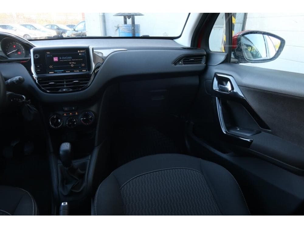 2019 Peugeot 208 - 15