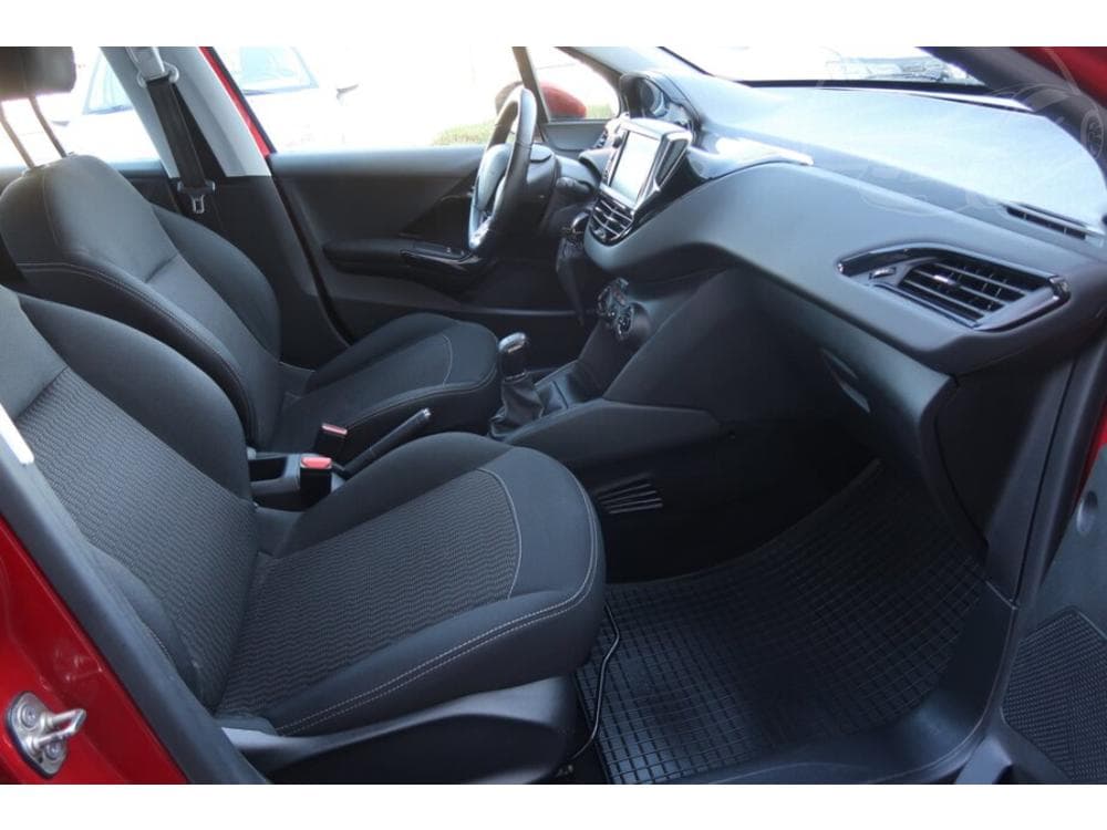 2019 Peugeot 208 - 17