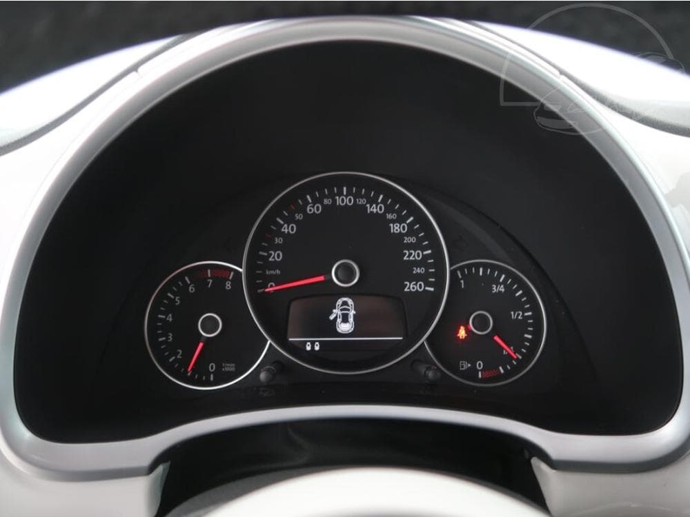 2013 Volkswagen BEETLE - 21