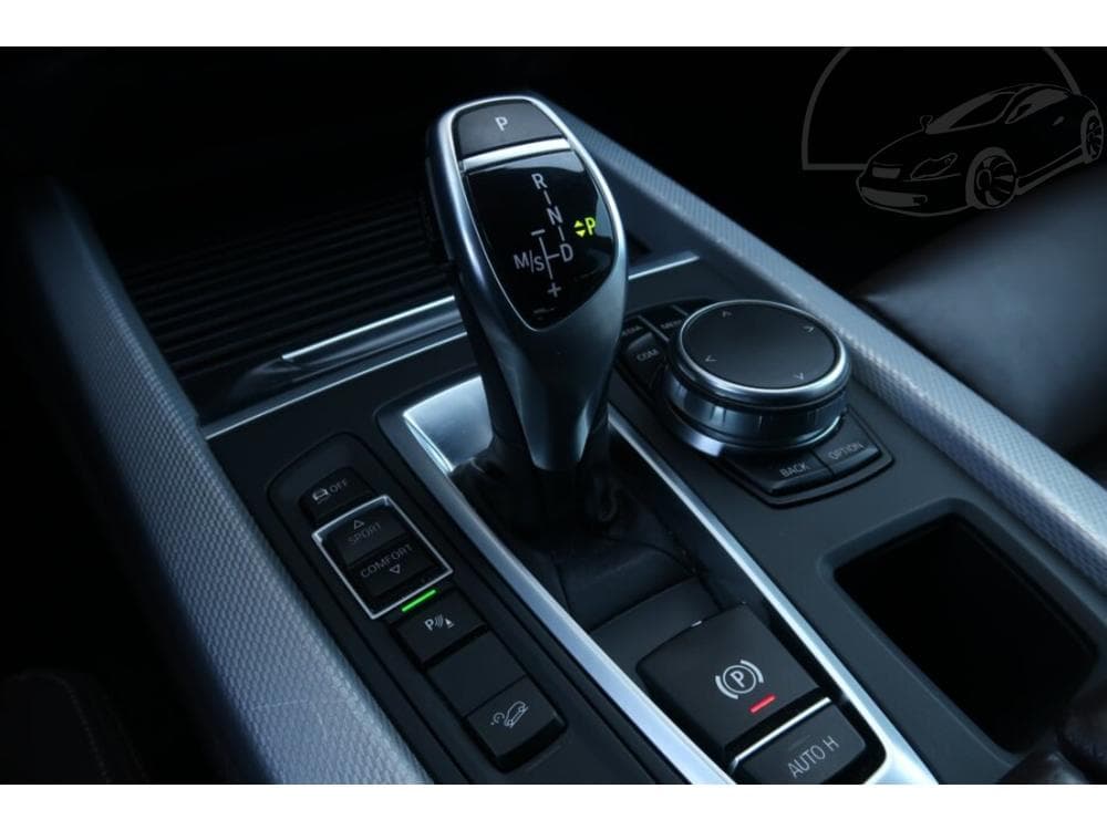 2018 BMW X5 - 25