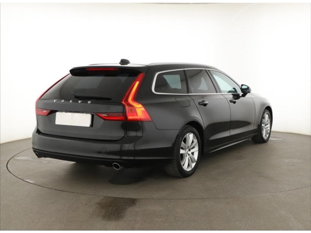 2019 Volvo V90 - 17