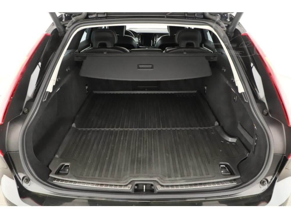 2019 Volvo V90 - 41