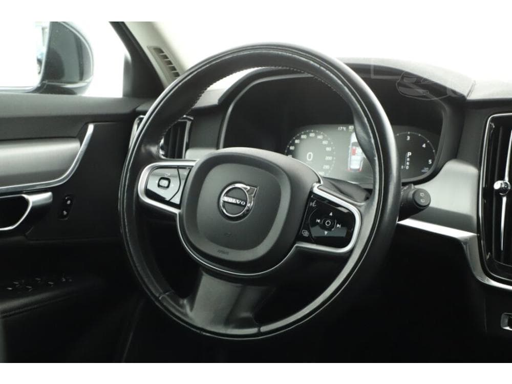 2019 Volvo V90 - 57