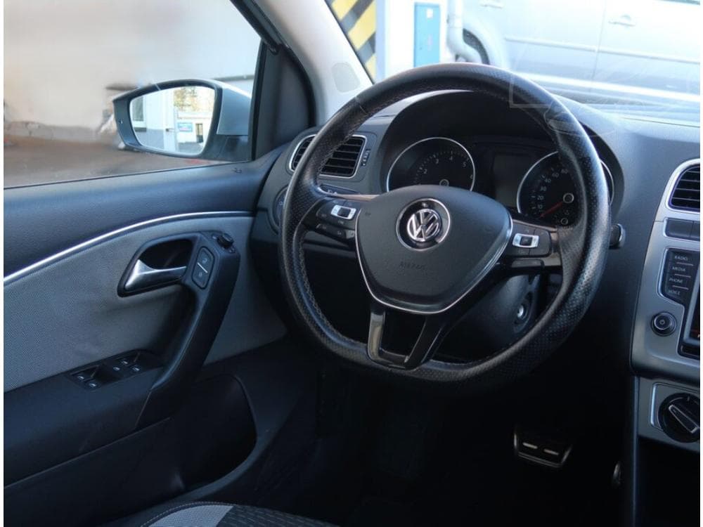 2016 Volkswagen POLO - 19