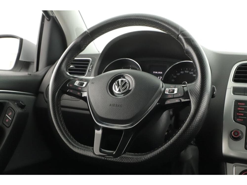 2016 Volkswagen POLO - 31