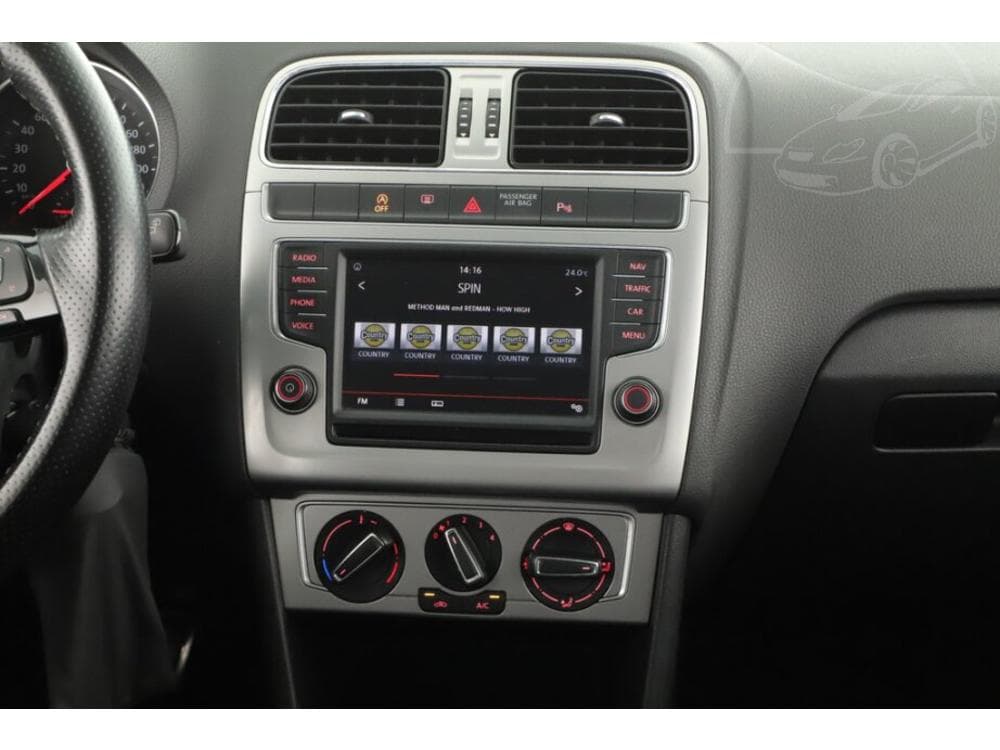 2016 Volkswagen POLO - 37