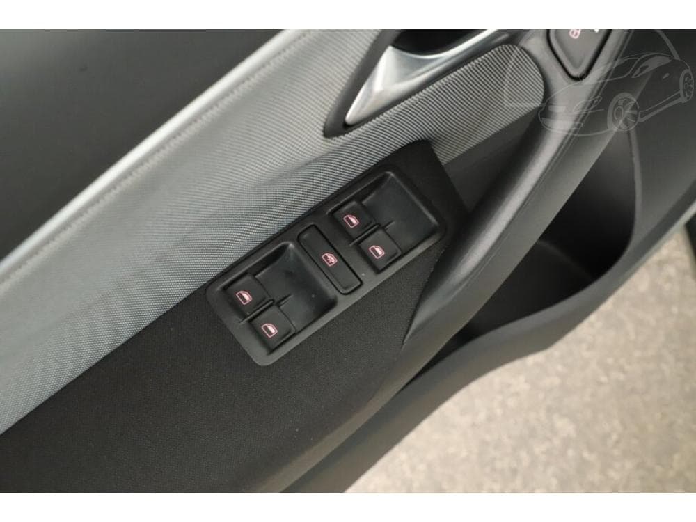 2016 Volkswagen POLO - 43