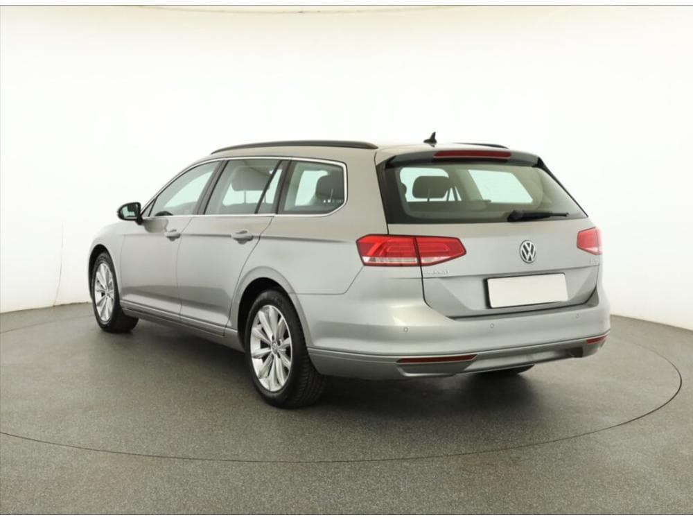 2015 Volkswagen PASSAT - 7