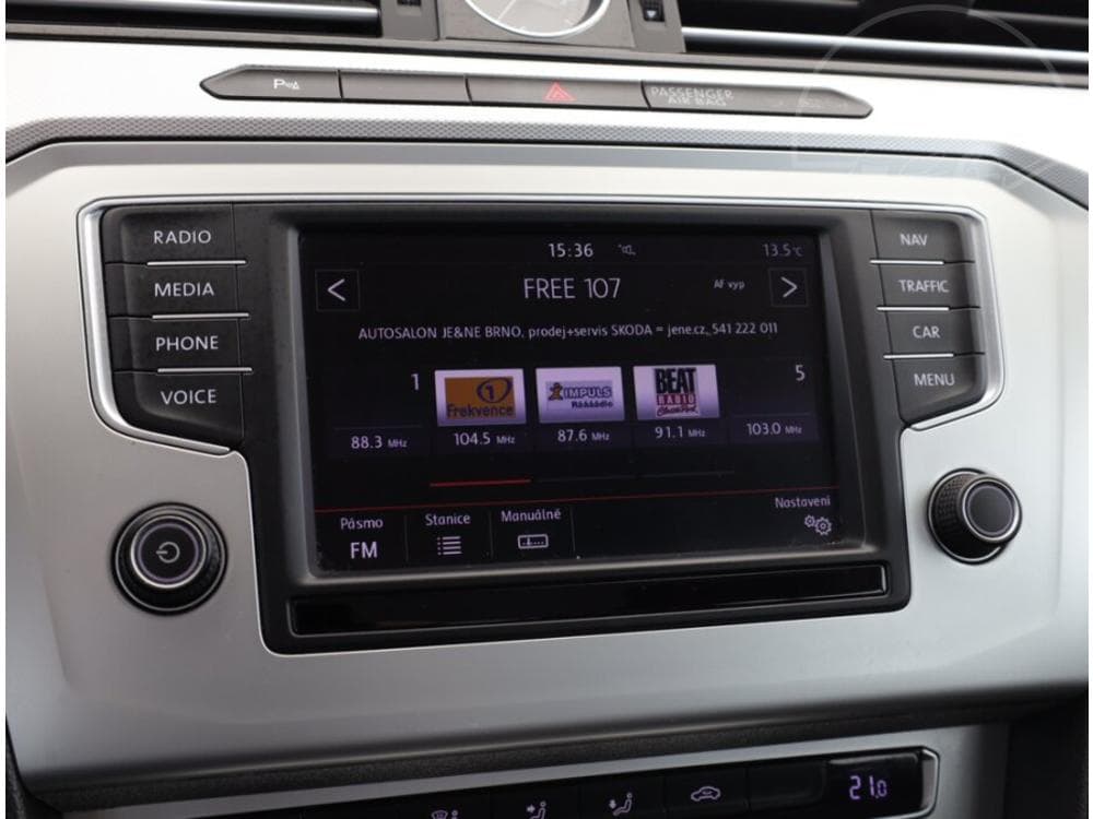 2015 Volkswagen PASSAT - 27