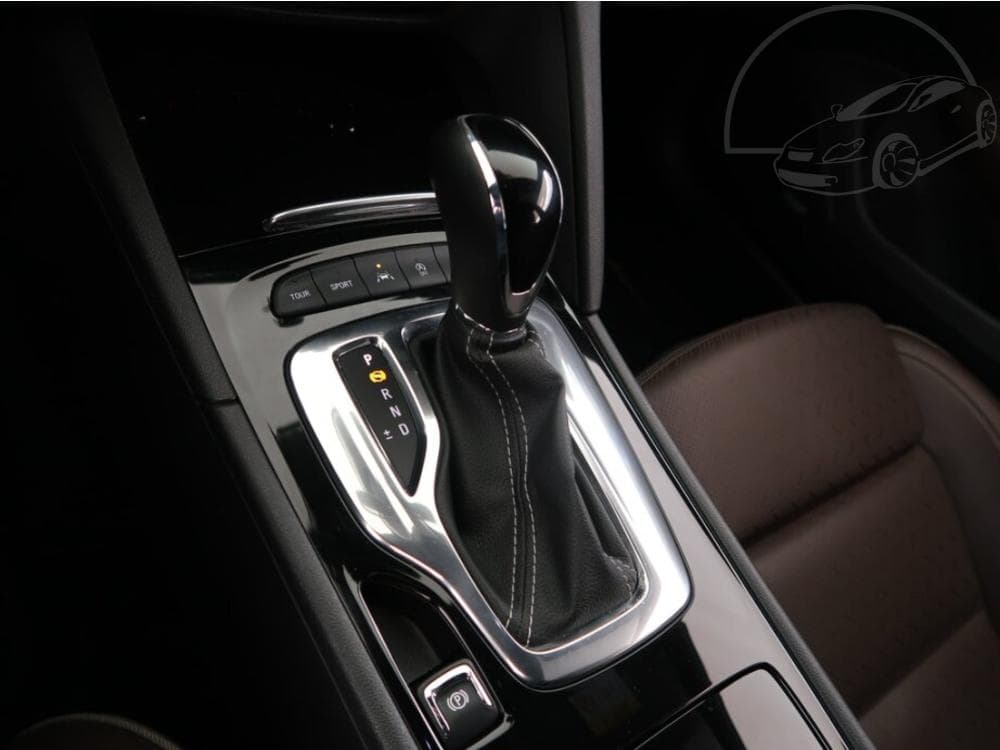 2018 Opel INSIGNIA - 25