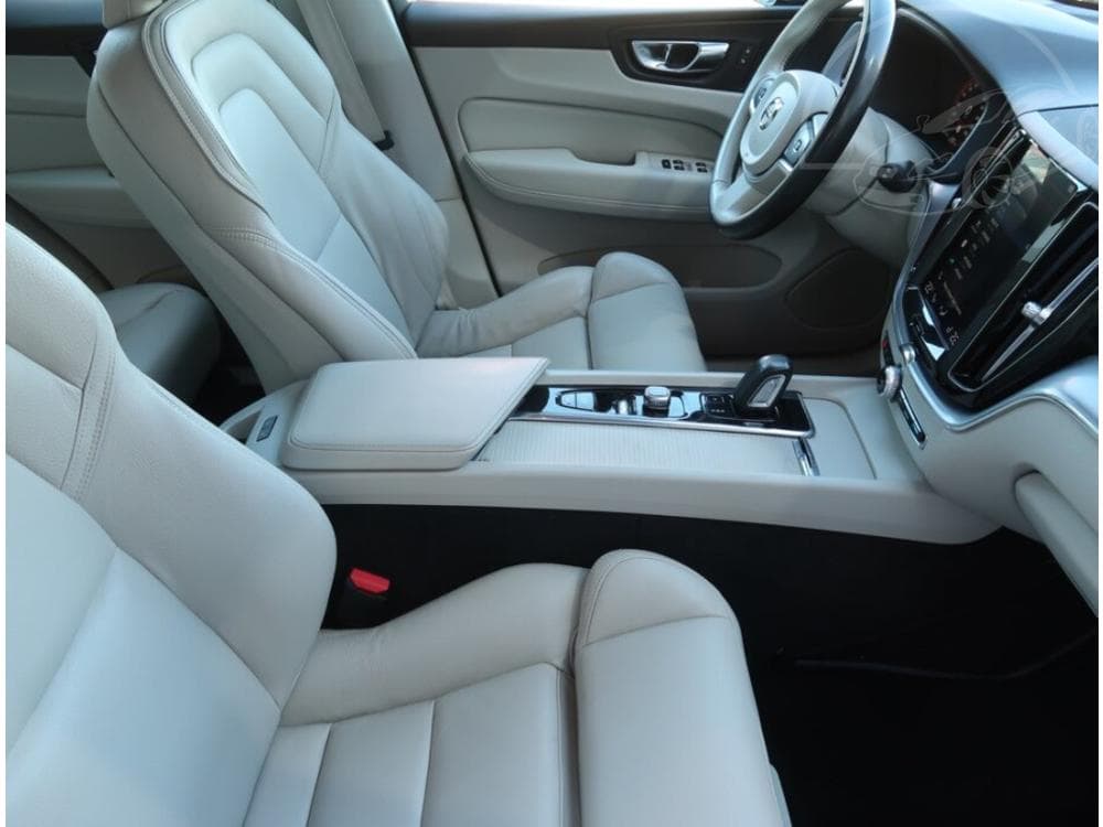 2020 Volvo XC60 - 17