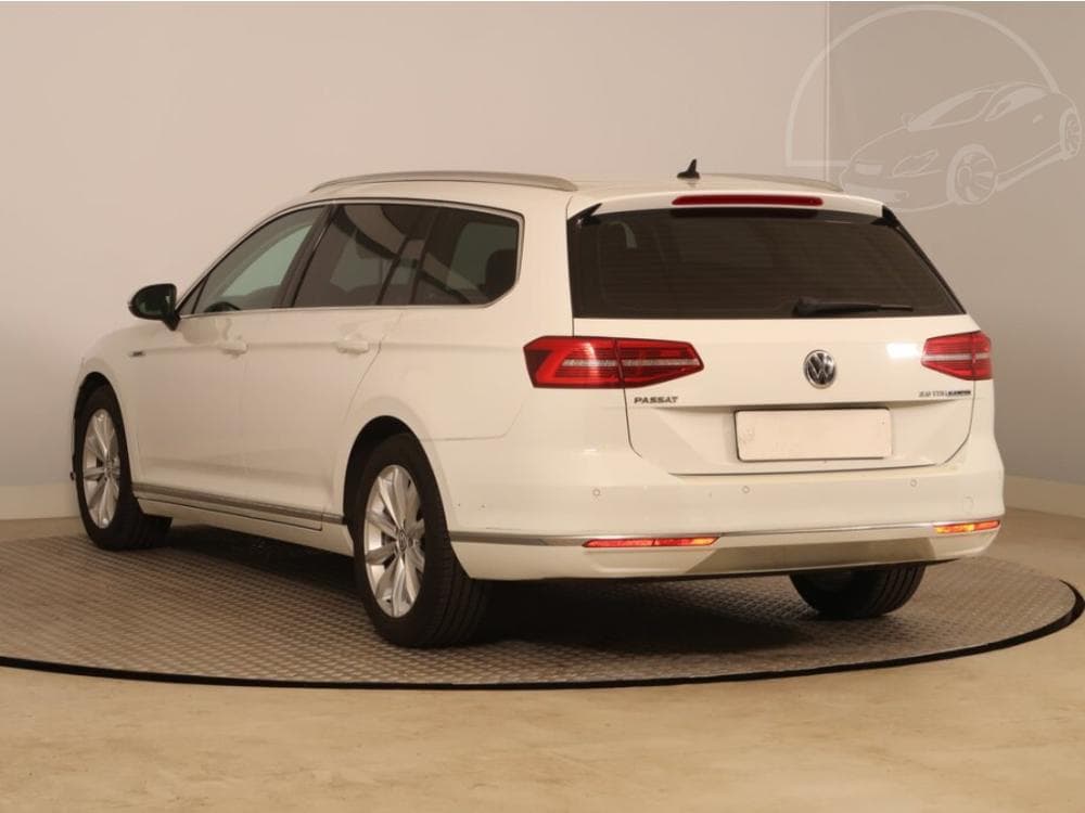 2016 Volkswagen PASSAT - 7