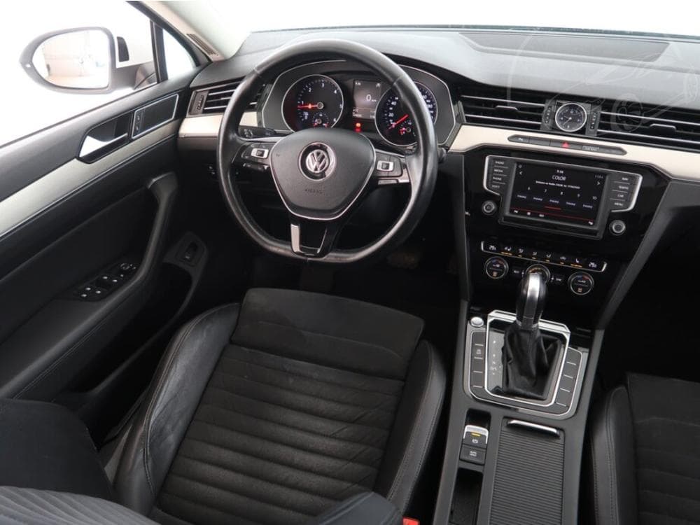 2016 Volkswagen PASSAT - 13