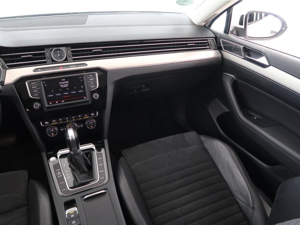 2016 Volkswagen PASSAT - 15